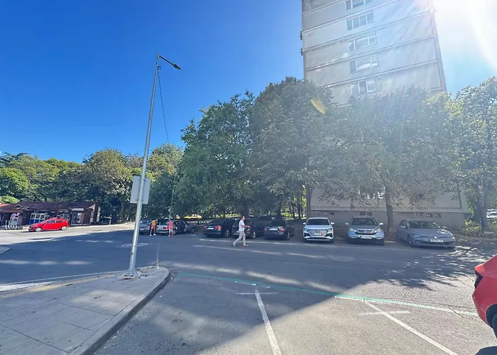 Lazur First Line بورغاس